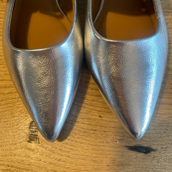 Soda Slingback Silver Metallic Buckle Point Toe Mary Jane Women’s 5 1/2 NWT - Picture 6 of 8